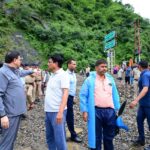 मुख्यमंत्री पुष्कर सिंह धामी ने केसरवाला, मालदेवता क्षेत्र में आपदा प्रभावित क्षेत्रों का किया स्थलीय निरीक्षण