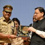 “प्राइड मूवमेंट सम्मान समारोह में मुख्यमंत्री धामी ने पौड़ी पुलिस के कार्मिकों को किया सम्मानित