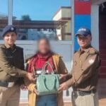 पौड़ी पुलिस की त्वरित कार्यवाही महिला का गुम हुआ पर्स लौटाया सुरक्षित वापस